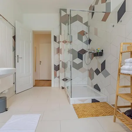 Apartmán Modernes - Zentral, Ruhig, Wlan, Netflix, Kueche, Schreibtisch, Parkplatz, Waschtrockner