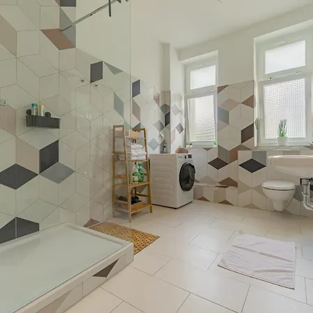 - 40m², Zentral, Netflix, Küche, Schreibtisch, Parkplatz, Waschtrockner, Wlan