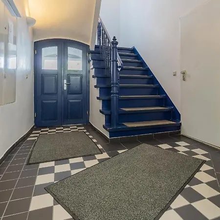 Modernes - Zentral, Ruhig, Wlan, Netflix, Kueche, Schreibtisch, Parkplatz, Waschtrockner Apartmán