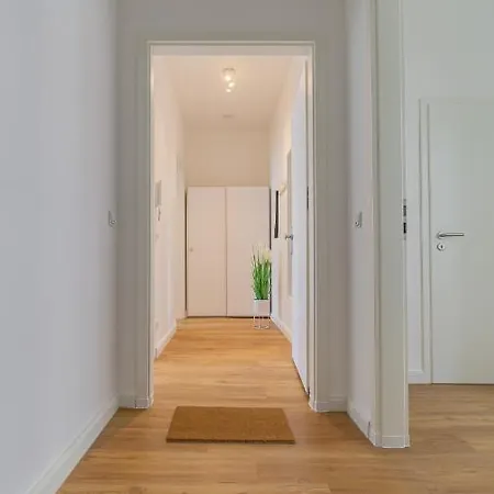 Modernes - Zentral, Ruhig, Wlan, Netflix, Kueche, Schreibtisch, Parkplatz, Waschtrockner