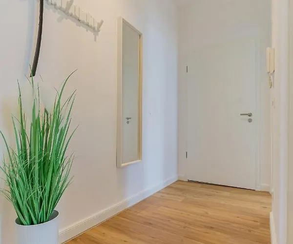 Modernes - Zentral, Ruhig, Wlan, Netflix, Kueche, Schreibtisch, Parkplatz, Waschtrockner كوتبوس