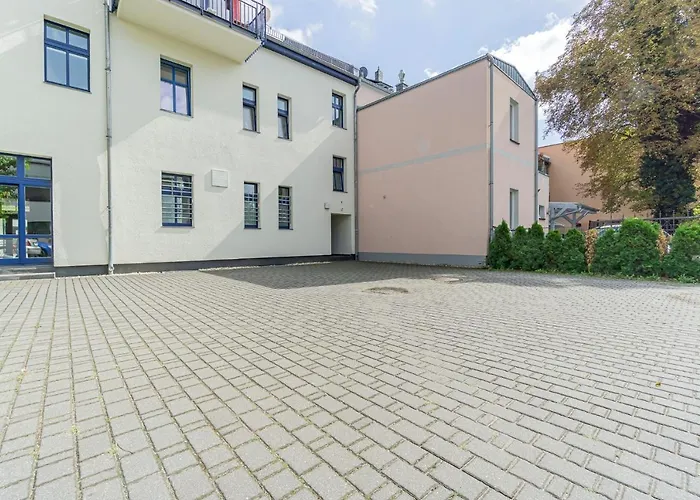 Modernes - Zentral, Ruhig, Wlan, Netflix, Kueche, Schreibtisch, Parkplatz, Waschtrockner